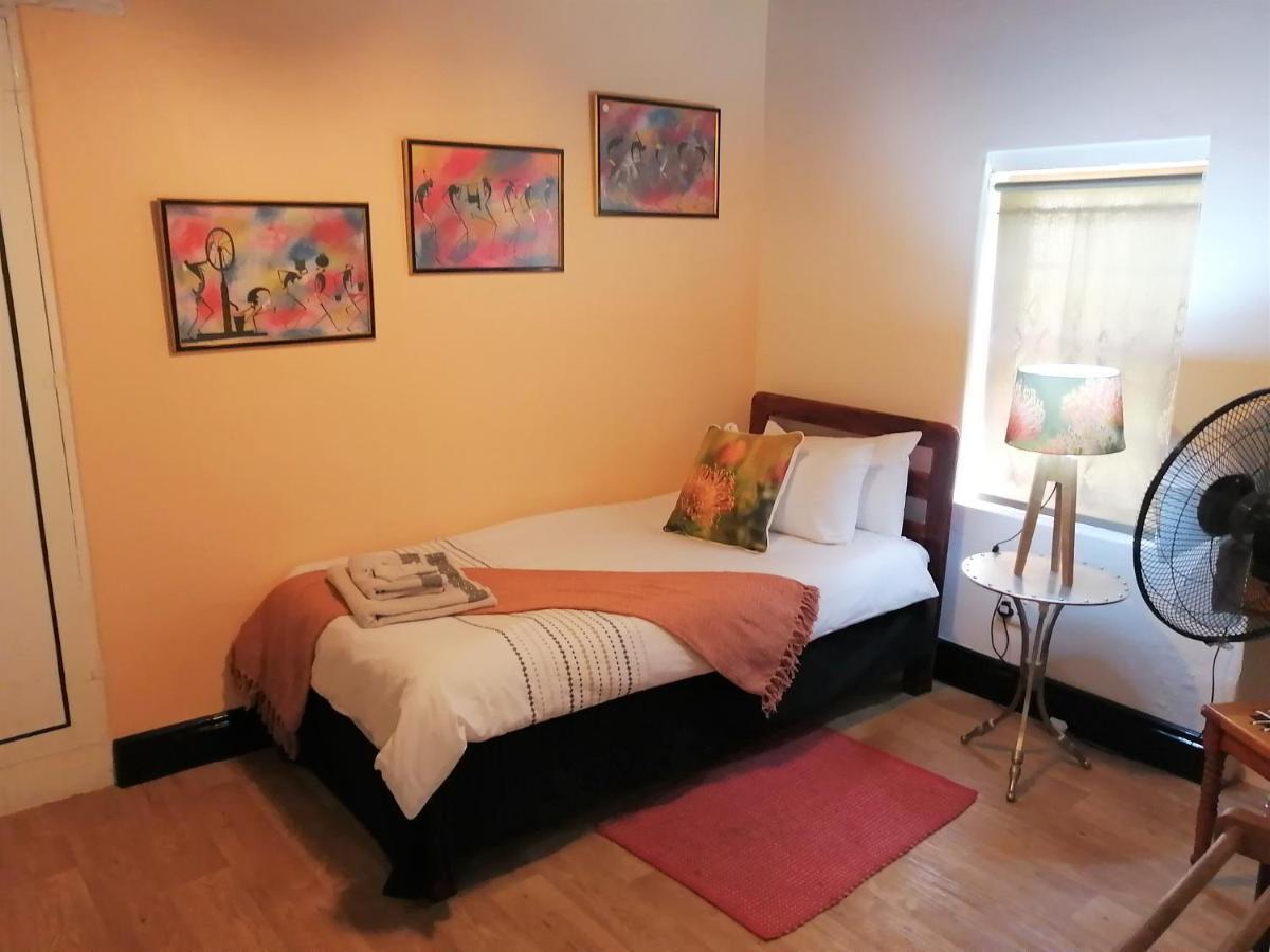 Squirrels Corner Bed & Breakfast Монтегю Екстериор снимка