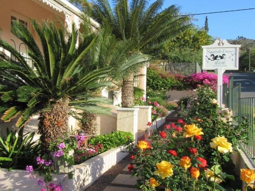 Squirrels Corner Bed & Breakfast Монтегю Екстериор снимка