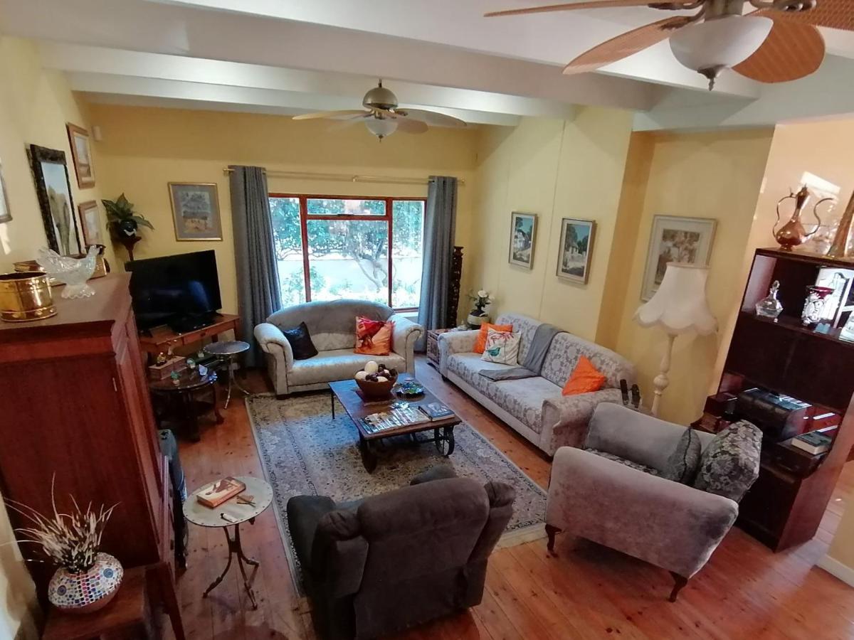 Squirrels Corner Bed & Breakfast Монтегю Екстериор снимка